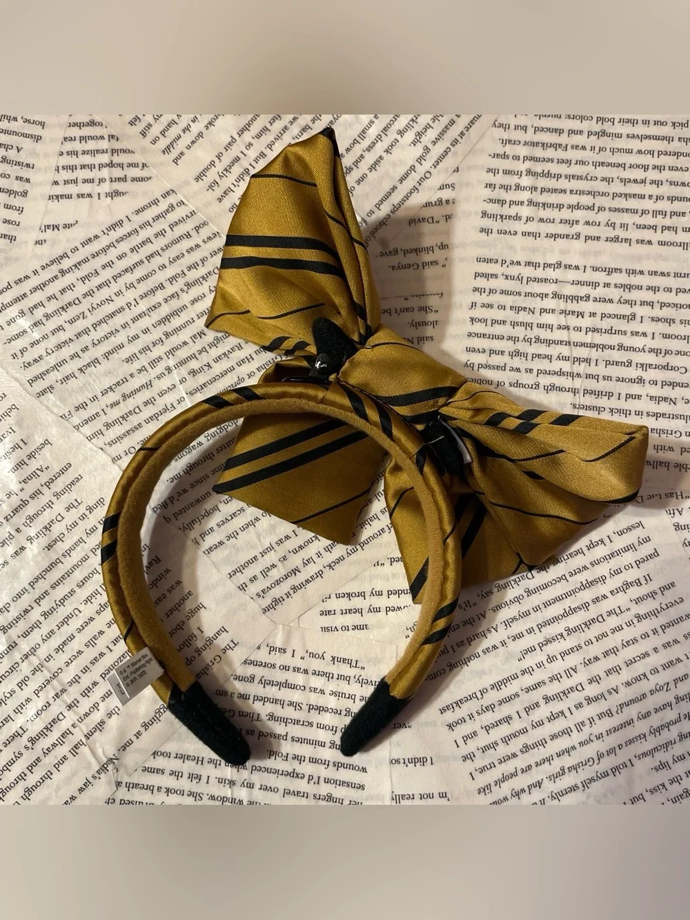 Harry Potter Hufflepuff Bow/Headband The Wizarding World of Harry Potter
